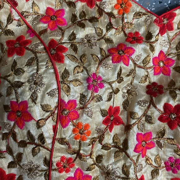 Lehenga Top - Picture 2 of 7